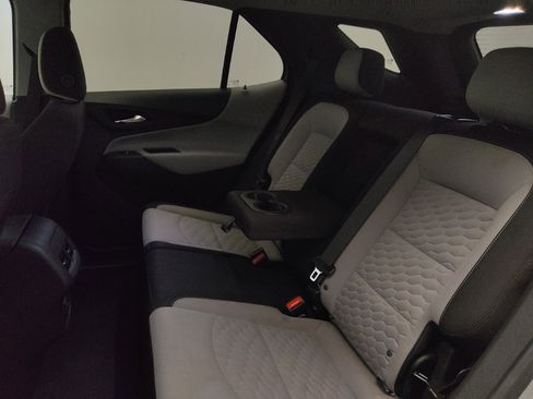 Used 2021 Chevrolet Equinox LS w/ LS Convenience Package FWD image 18