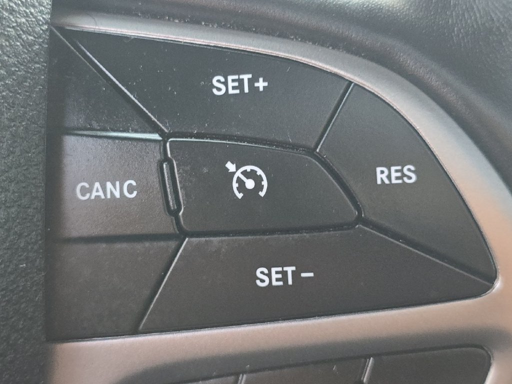 Used 2018 Jeep Grand Cherokee Altitude AWD/4WD image 34