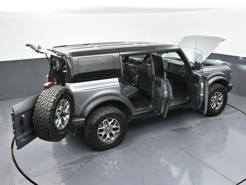 Used 2025 Ford Bronco Badlands image 52