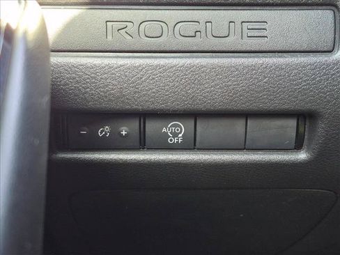 Used 2024 Nissan Rogue S FWD image 9