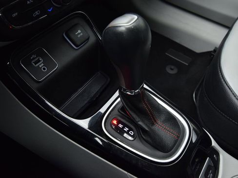 Used 2018 Jeep Compass Limited w/ Navigation Group image 25