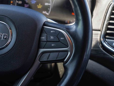 Used 2020 Jeep Grand Cherokee Altitude AWD/4WD image 18
