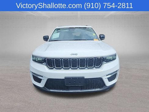 Used 2023 Jeep Grand Cherokee Limited AWD/4WD image 3