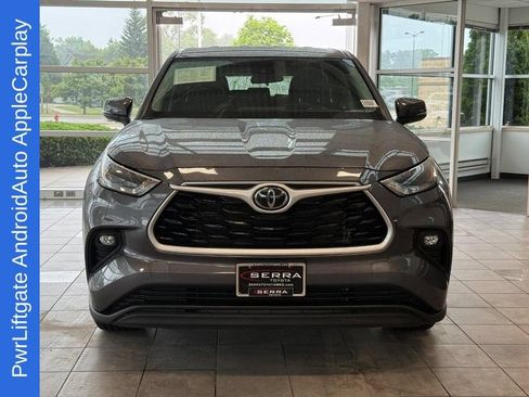 Used 2023 Toyota Highlander LE FWD image 7