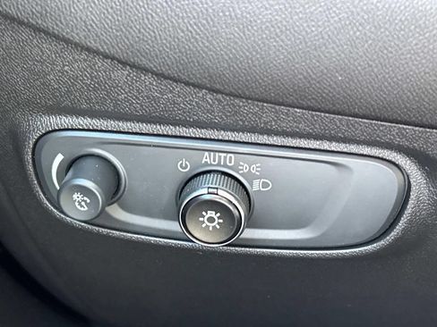 Used 2024 Chevrolet Equinox LT FWD image 29