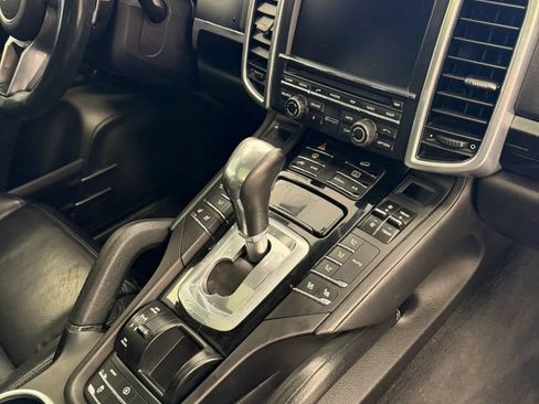 Used 2016 Porsche Cayenne AWD/4WD image 21