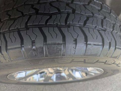 Used 2014 RAM 1500 Laramie image 24