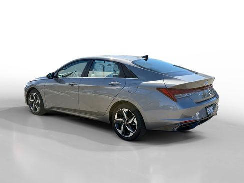 Certified 2023 Hyundai Elantra Limited FWD image 3