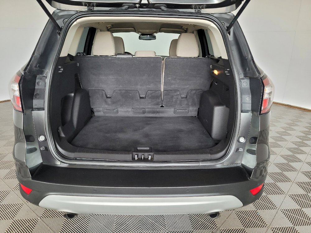 Used 2018 Ford Escape SE w/ Ford Safe & Smart Package FWD image 29