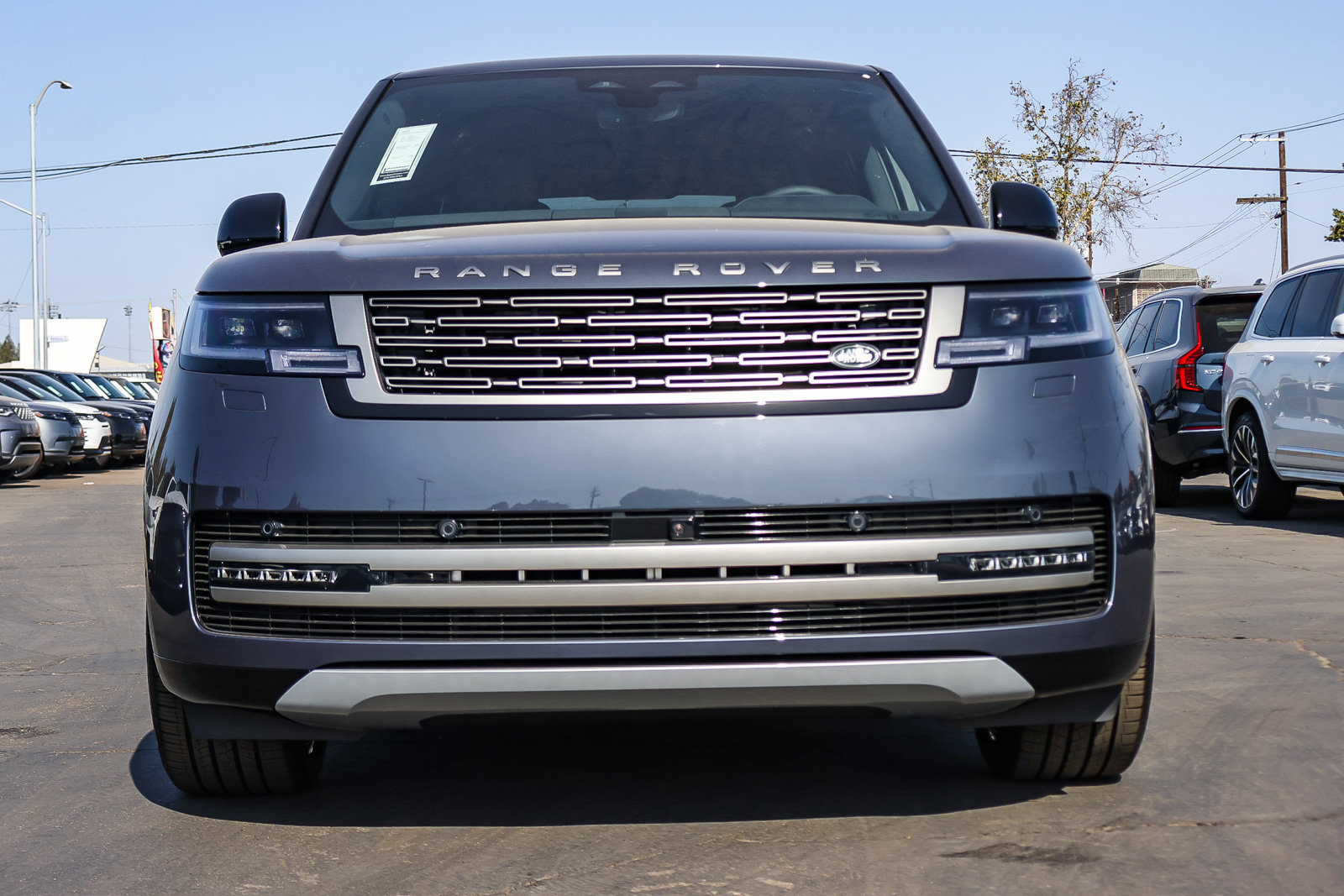 New 2026 Land Rover Range Rover Long Wheelbase SE AWD/4WD image 2