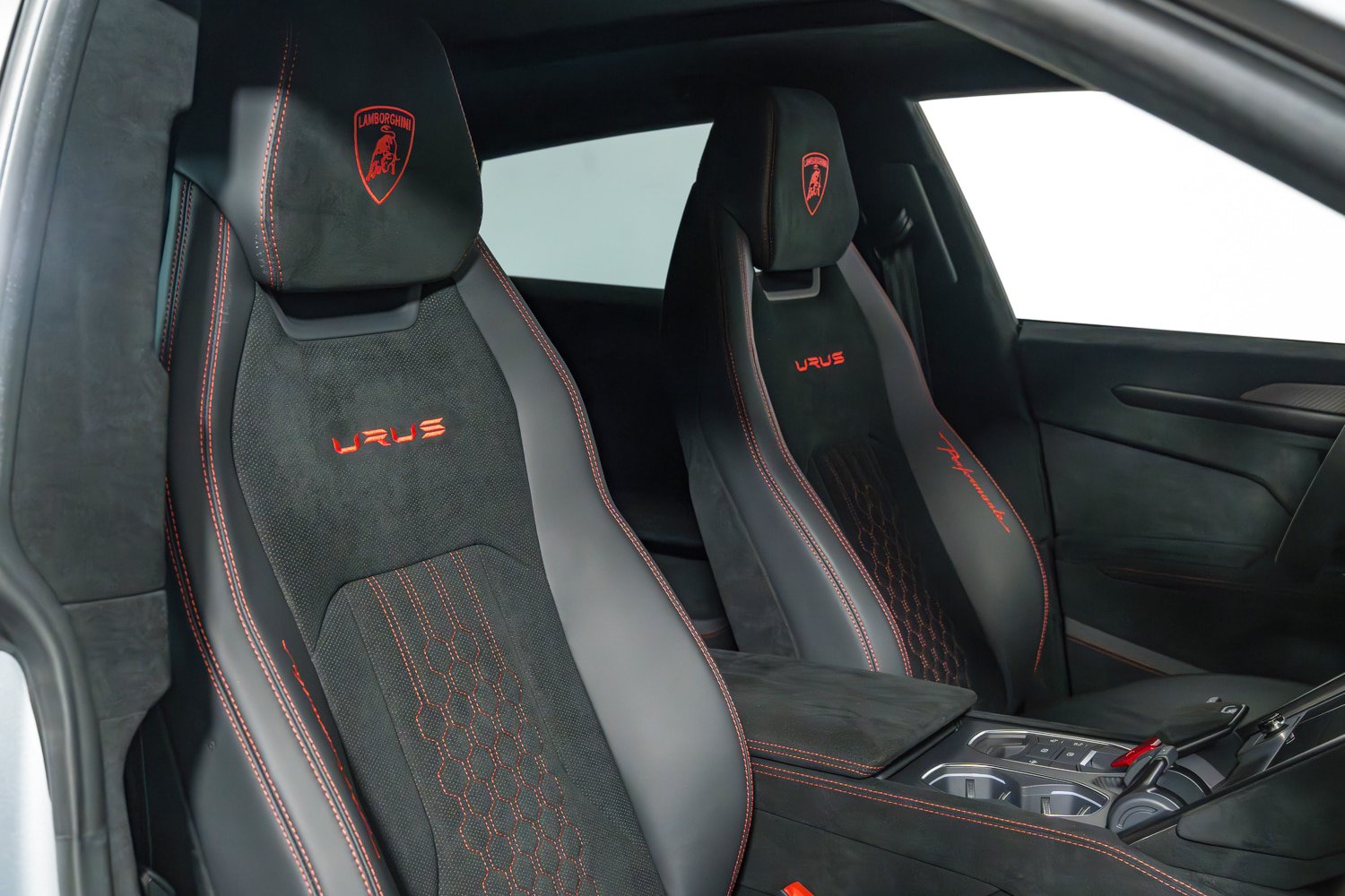 Used 2024 Lamborghini Urus Performante AWD/4WD image 29