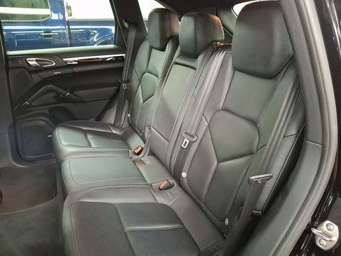 Used 2014 Porsche Cayenne AWD/4WD image 7