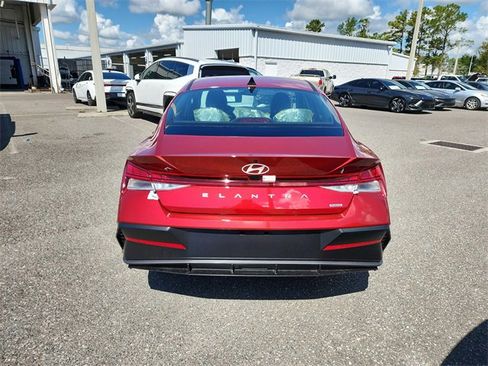 New 2025 Hyundai Elantra Limited image 5