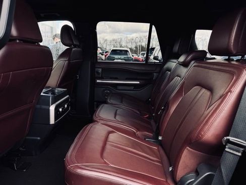 Used 2024 Ford Expedition Limited image 23