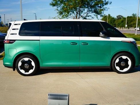 New 2025 Volkswagen ID. Buzz 1st Edition image 39