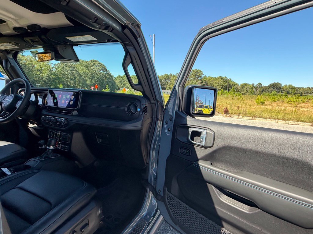 Used 2024 Jeep Wrangler Unlimited Rubicon 4xe AWD/4WD image 35