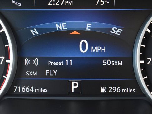 Used 2017 Nissan Maxima Platinum w/ Interior Lighting Package FWD image 7