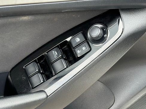 Used 2017 MAZDA MAZDA3 Sport w/ Preferred Equipment Package FWD image 11