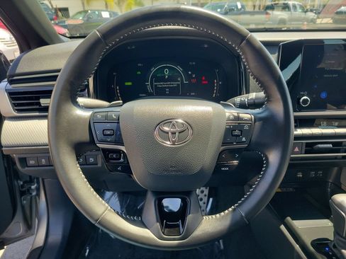 Used 2025 Toyota Camry SE w/ Convenience Package FWD image 25
