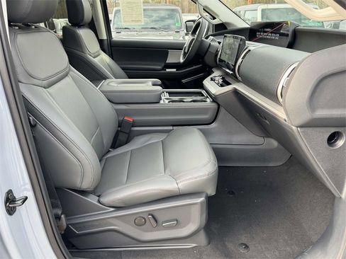 New 2025 Ford Expedition Max Active image 12