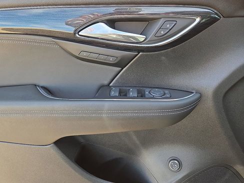 Used 2023 Buick Envision Essence image 21