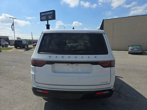 Used 2024 Jeep Wagoneer Series II image 6