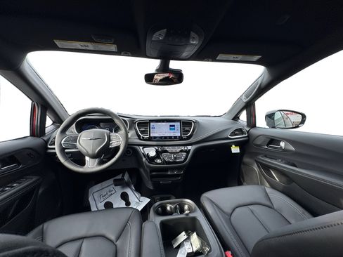 New 2026 Chrysler Pacifica Select image 22