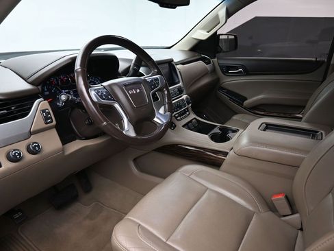 Used 2019 GMC Yukon SLT image 11