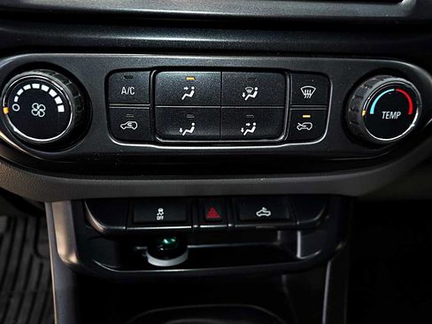 Used 2015 Chevrolet Colorado 2WD Extended Cab image 18