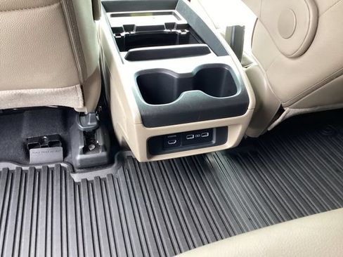 Used 2024 Honda Odyssey Elite image 19