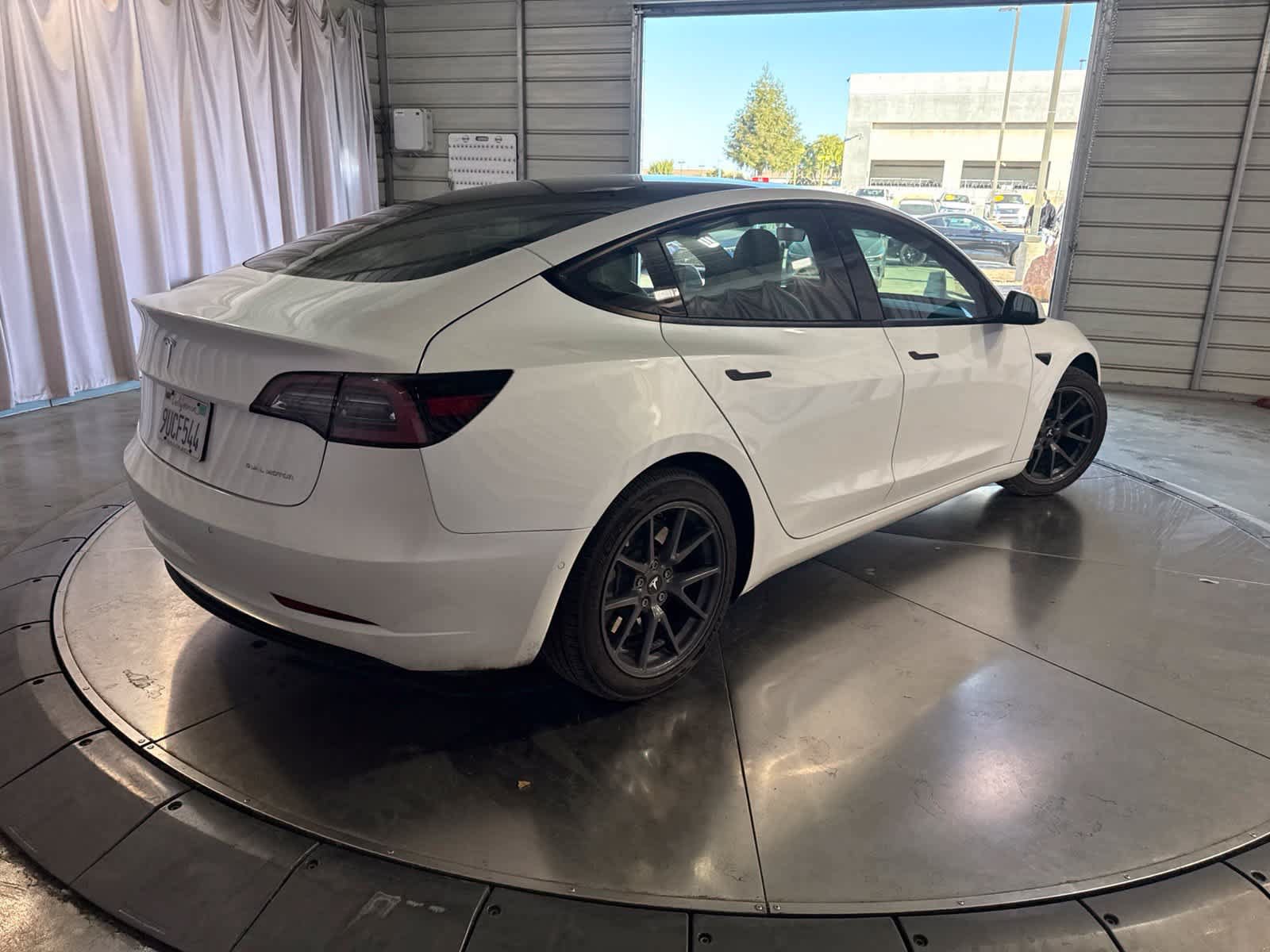 Used 2022 Tesla Model 3 Long Range AWD/4WD image 5