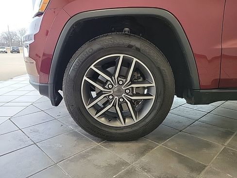 Used 2020 Jeep Grand Cherokee Limited image 17