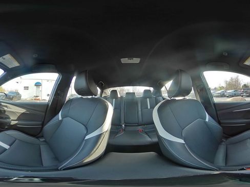 Used 2025 Toyota Camry SE image 40