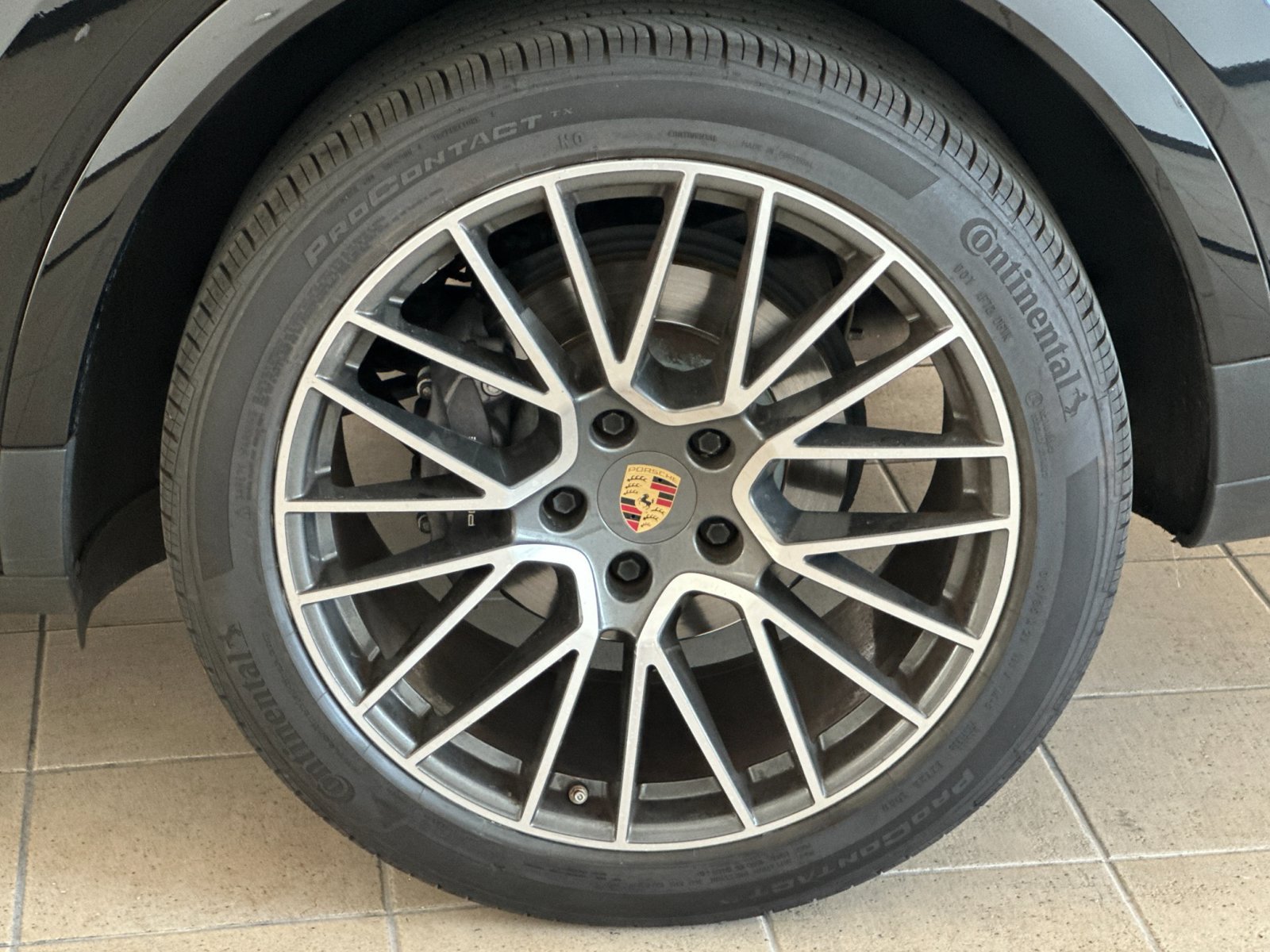 Certified 2023 Porsche Cayenne AWD/4WD image 25