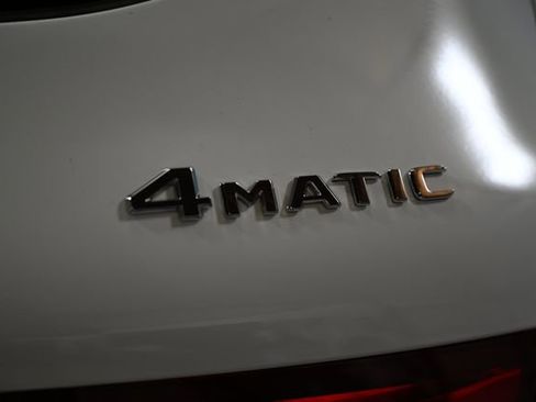 Used 2018 Mercedes-Benz GLC 300 4MATIC image 12