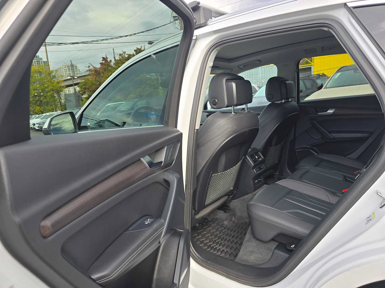 Used 2022 Audi Q5 e Premium Plus AWD/4WD image 16