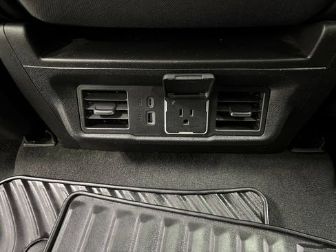 Used 2023 Chevrolet Silverado 1500 LT AWD/4WD image 34