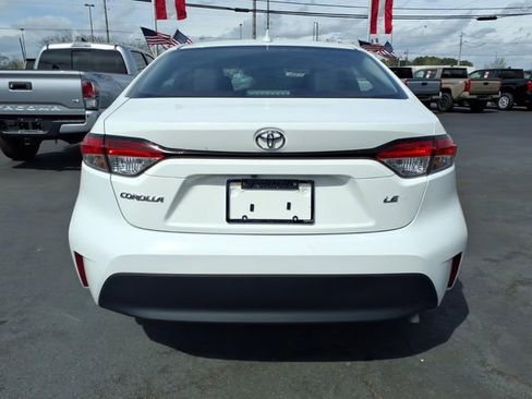 Used 2024 Toyota Corolla LE image 2