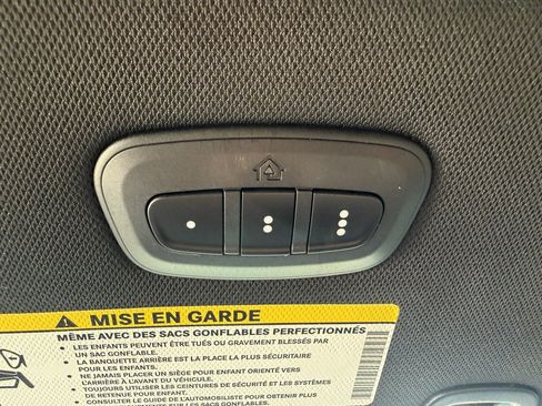 Used 2025 Chrysler Pacifica Select FWD image 20