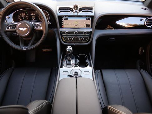 New 2025 Bentley Bentayga image 4