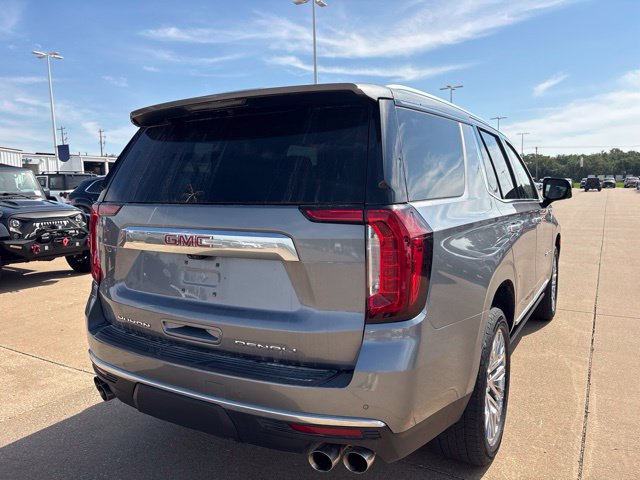 Used 2021 GMC Yukon Denali w/ Denali Premium Package AWD/4WD image 3
