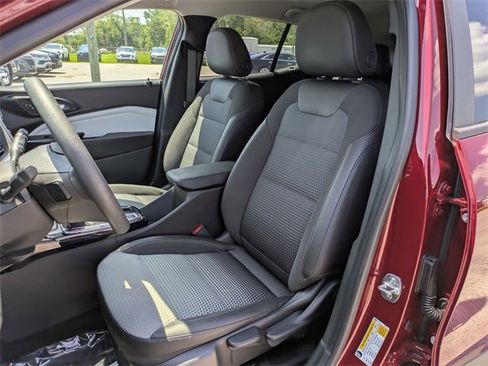 Used 2024 Chevrolet Trax LT image 13