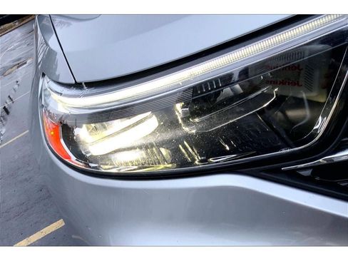 Used 2020 Ford Explorer XLT w/ Equipment Group 202A image 30