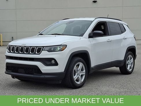 Used 2024 Jeep Compass Latitude AWD/4WD image 6