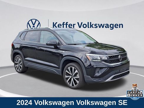 Used 2024 Volkswagen Taos SE FWD image 1