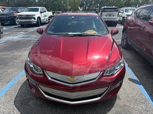 Used 2017 Chevrolet Volt Premier w/ Driver Confidence II Package FWD image 3
