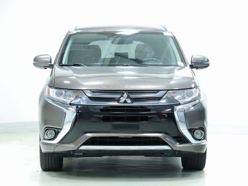 Used 2018 Mitsubishi Outlander SEL image 2