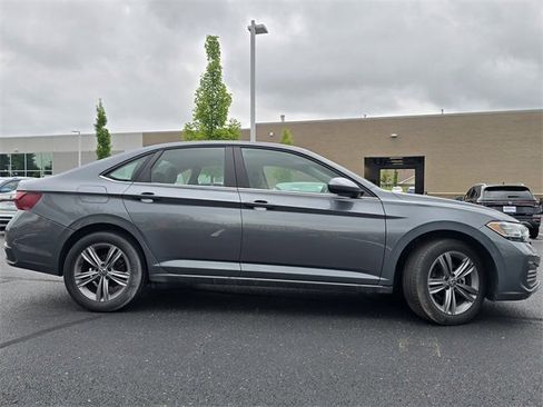 Used 2024 Volkswagen Jetta SE image 22