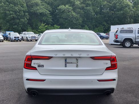 Used 2020 Volvo S60 T5 Momentum FWD image 4