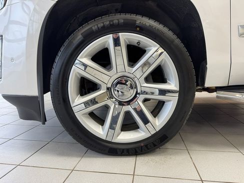 Used 2017 Cadillac Escalade Premium Luxury image 67
